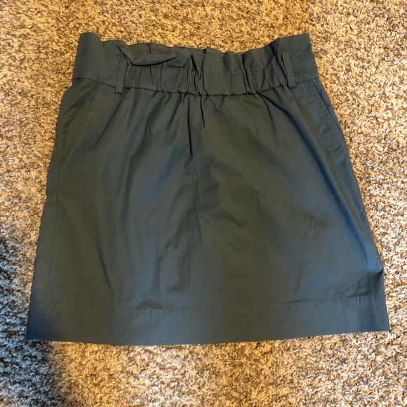 Banana Republic Dresses & Skirts - Banana Republic skirt 8
